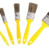 O Kit Trincha Amarelo da compel é um conjunto de pincéis de alta qualidade da marca Compel, conhecida pela sua excelência em ferramentas de pintura. Este kit é composto por cinco pincéis, cada um com cerdas sintéticas que garantem uma aplicação suave e uniforme da tinta. Tamanhos: 1, 1.1/2, 1/2, 2, 3/4. Indicada: tinta a base solvente, óleo e esmalte. Em suma, o Kit Trincha é uma combinação de qualidade, durabilidade e versatilidade. Seja para um projeto de pintura em casa ou para uso profissional, este kit de pincéis da Compel é uma escolha confiável que irá atender às suas necessidades de pintura com facilidade e eficiência.