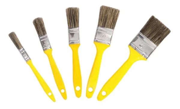 O Kit Trincha Amarelo da compel é um conjunto de pincéis de alta qualidade da marca Compel, conhecida pela sua excelência em ferramentas de pintura. Este kit é composto por cinco pincéis, cada um com cerdas sintéticas que garantem uma aplicação suave e uniforme da tinta. Tamanhos: 1, 1.1/2, 1/2, 2, 3/4. Indicada: tinta a base solvente, óleo e esmalte. Em suma, o Kit Trincha é uma combinação de qualidade, durabilidade e versatilidade. Seja para um projeto de pintura em casa ou para uso profissional, este kit de pincéis da Compel é uma escolha confiável que irá atender às suas necessidades de pintura com facilidade e eficiência.